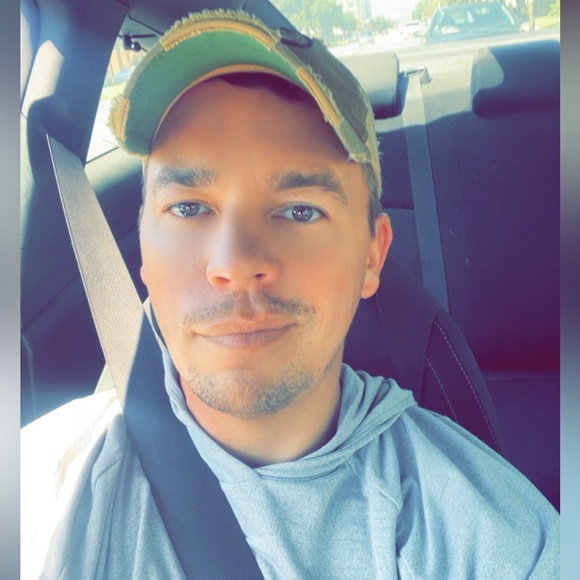 Meet your Posher, Travis - Picture 2 of 4